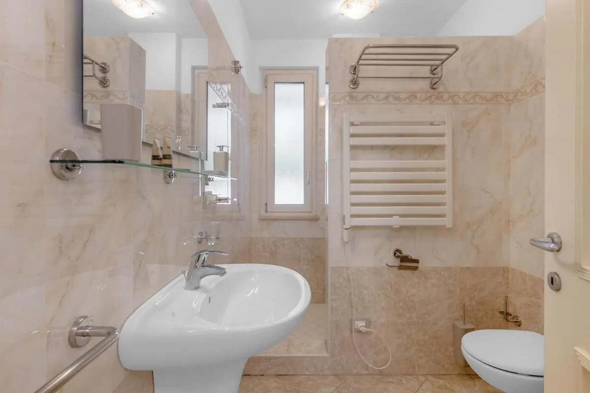 Апартаменты Casa Royale Al Relais Du Lac Дезенцано-дель-Гарда Италия